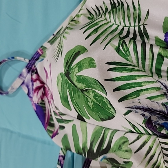 NWT- Hibiscus and Palm Tankini - Picture 3 of 7